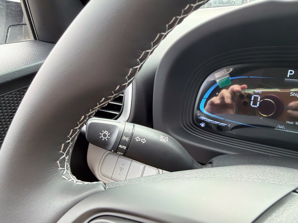 New 2026 Hyundai Venue SEL FWD image 30