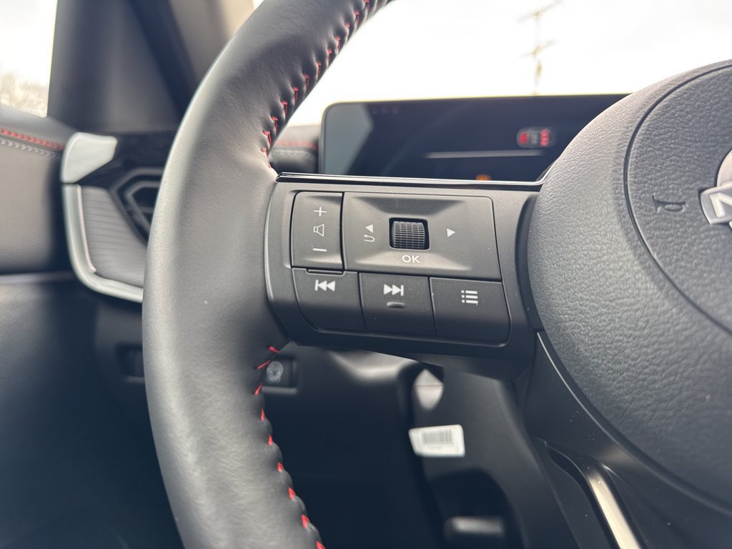 New 2026 Nissan Kicks SR w/ SR Premium Package FWD image 16