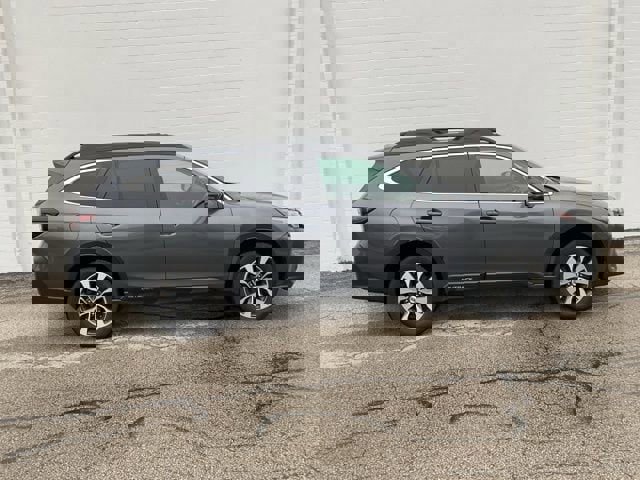 Used 2024 Subaru Outback Limited image 3