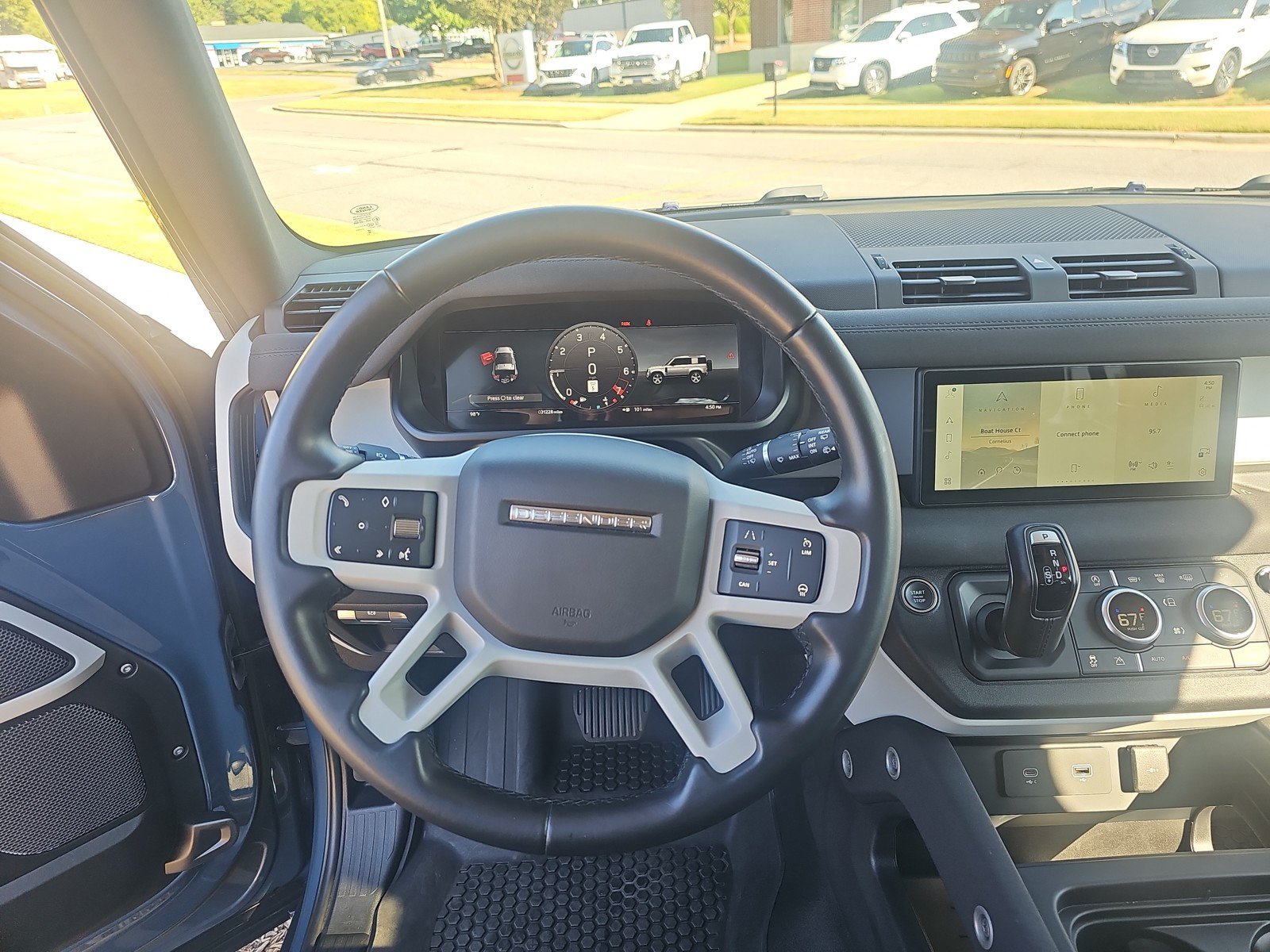 Used 2023 Land Rover Defender 90 SE AWD/4WD image 16