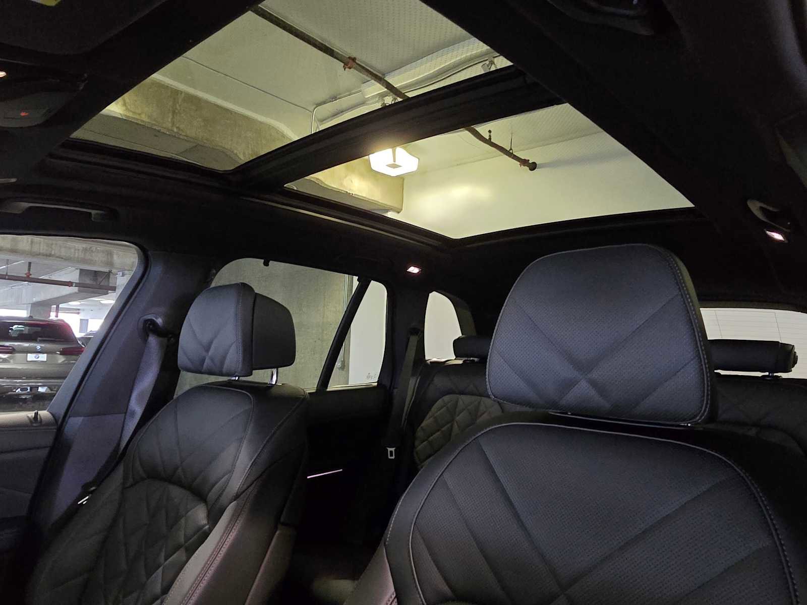 New 2026 BMW X5 M60i w/ Executive Package image 21