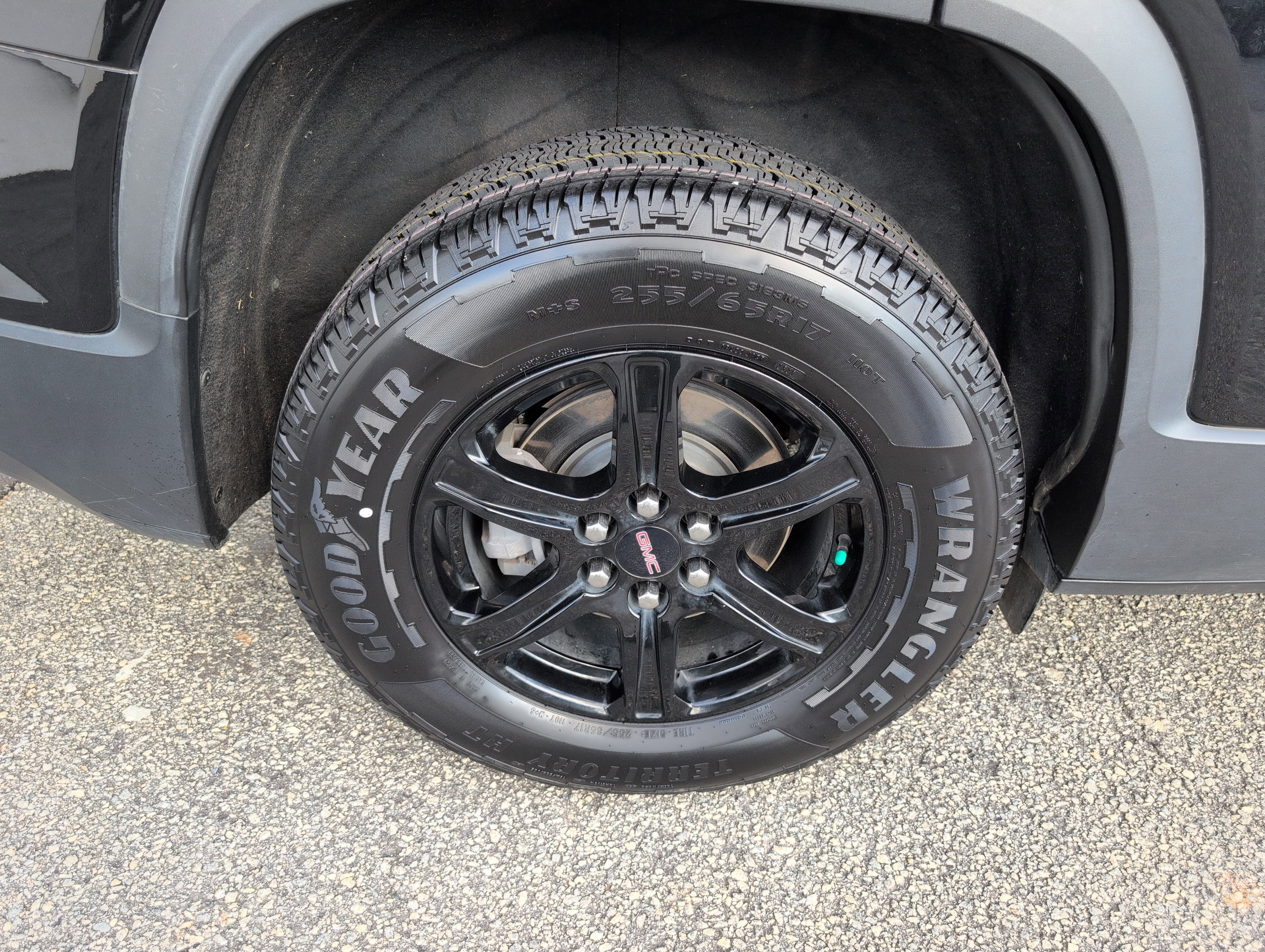 Used 2023 GMC Acadia AT4 w/ Technology Package image 9