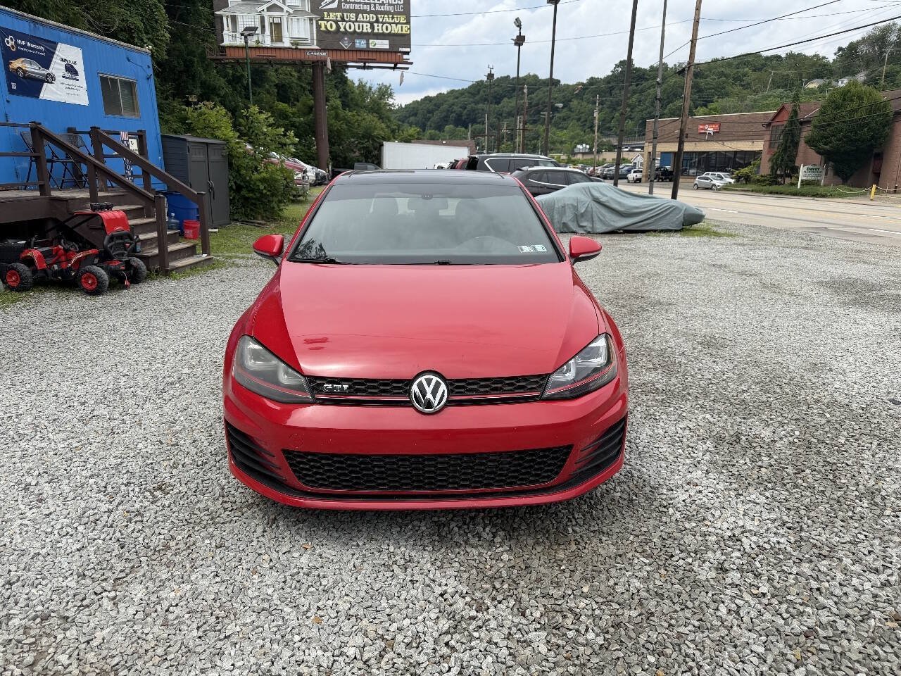Used 2015 Volkswagen Golf 4-Door FWD image 5