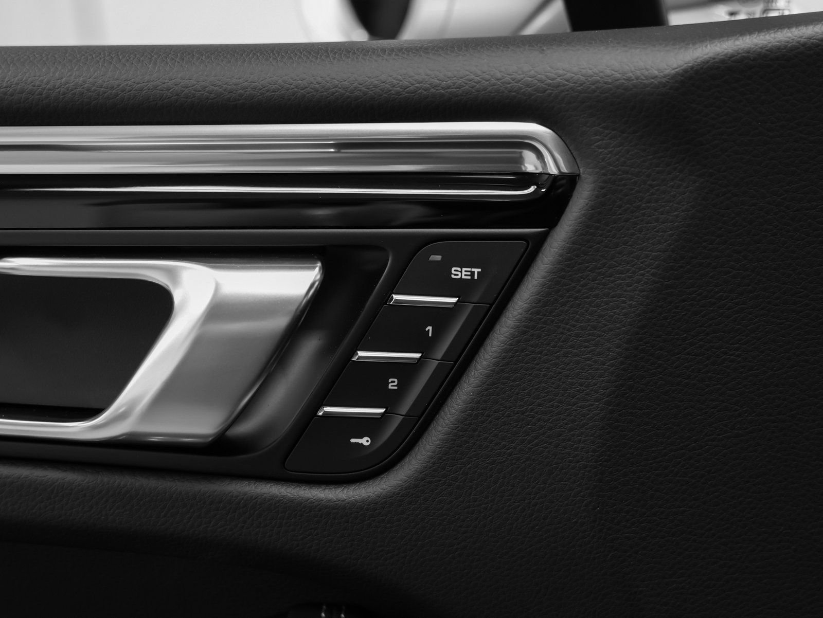 New 2026 Porsche Macan image 28