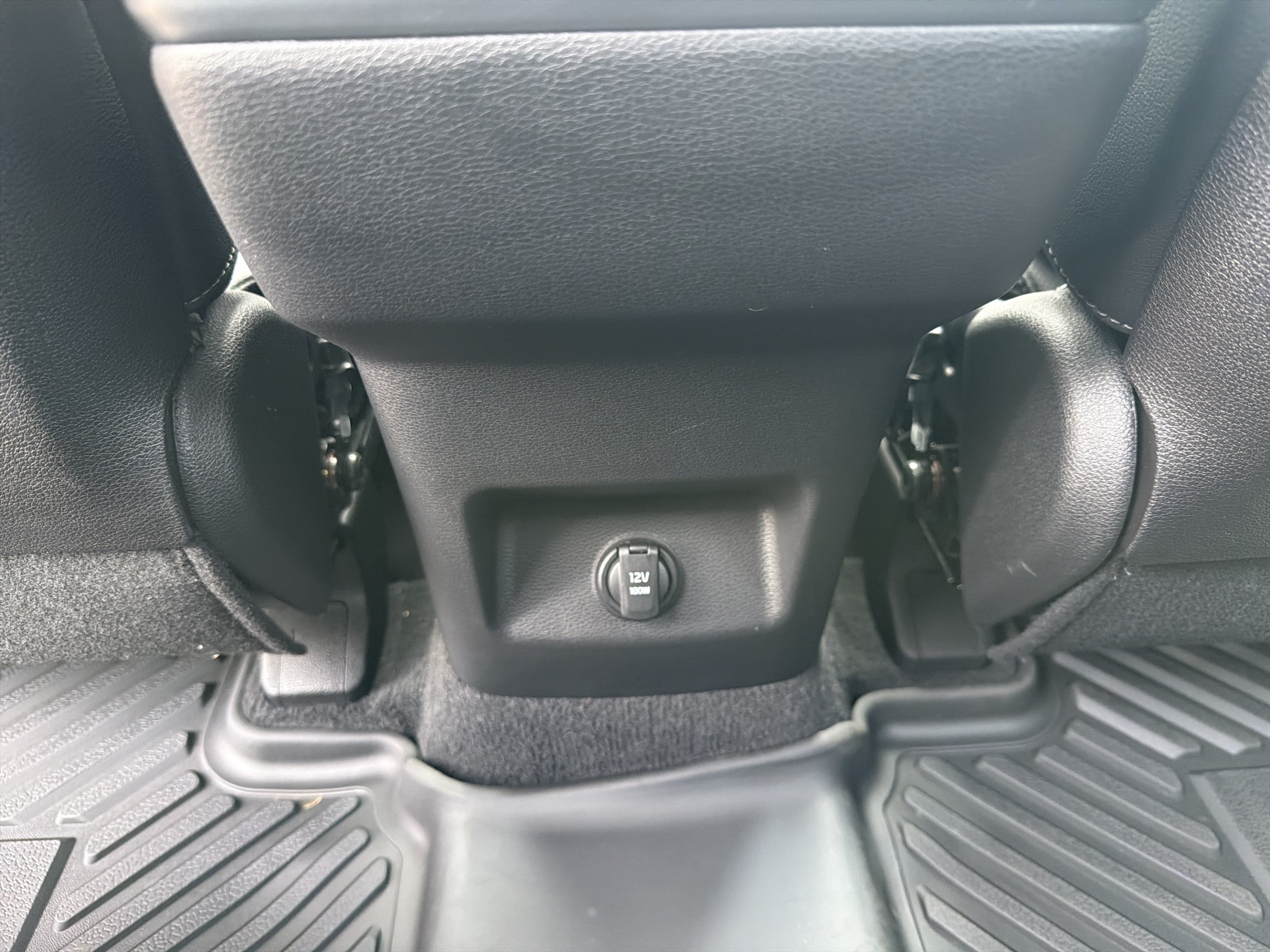 Used 2025 Kia Telluride SX w/ SX Captain's Chair Package FWD image 11