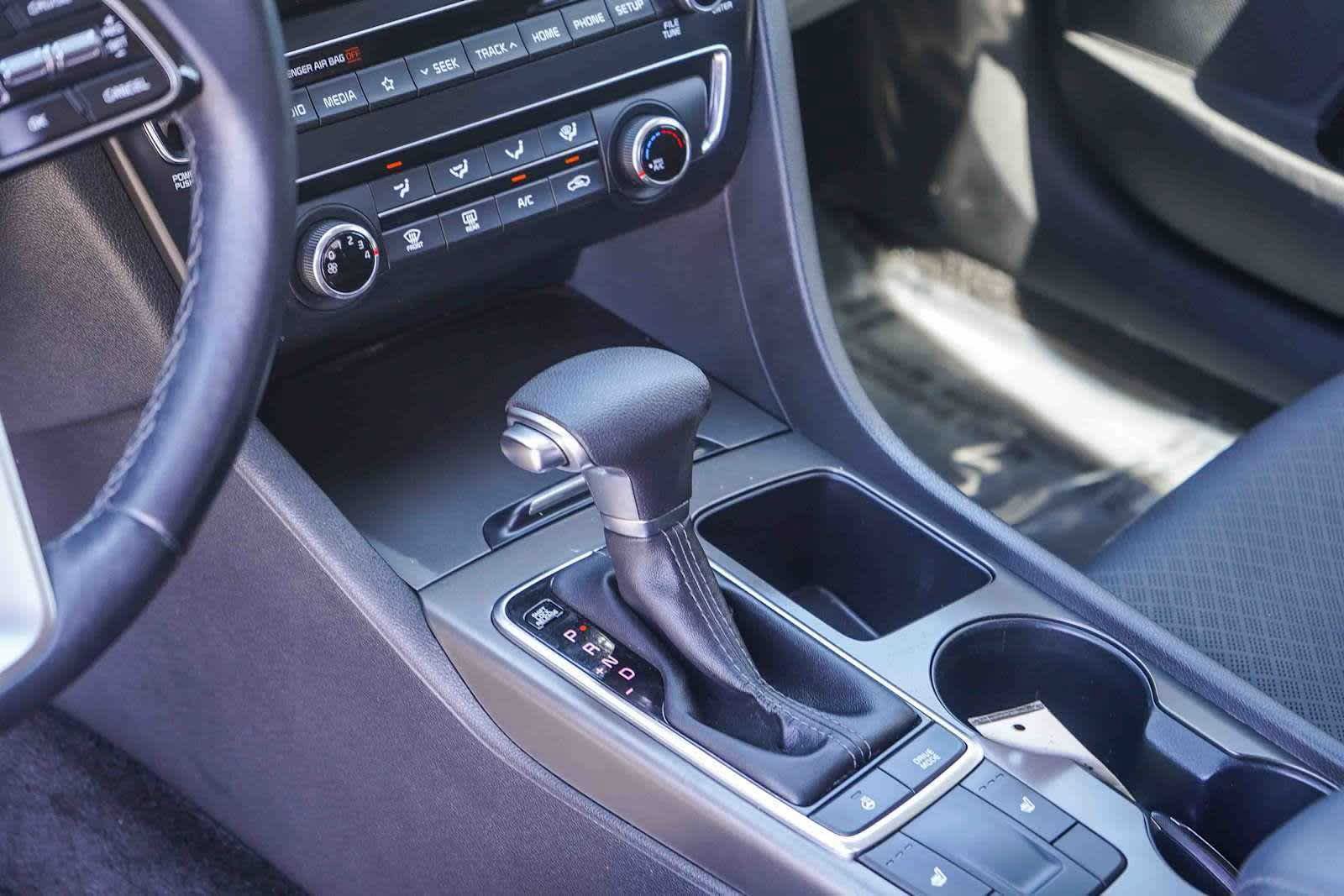 Used 2020 Kia Optima SE FWD image 24
