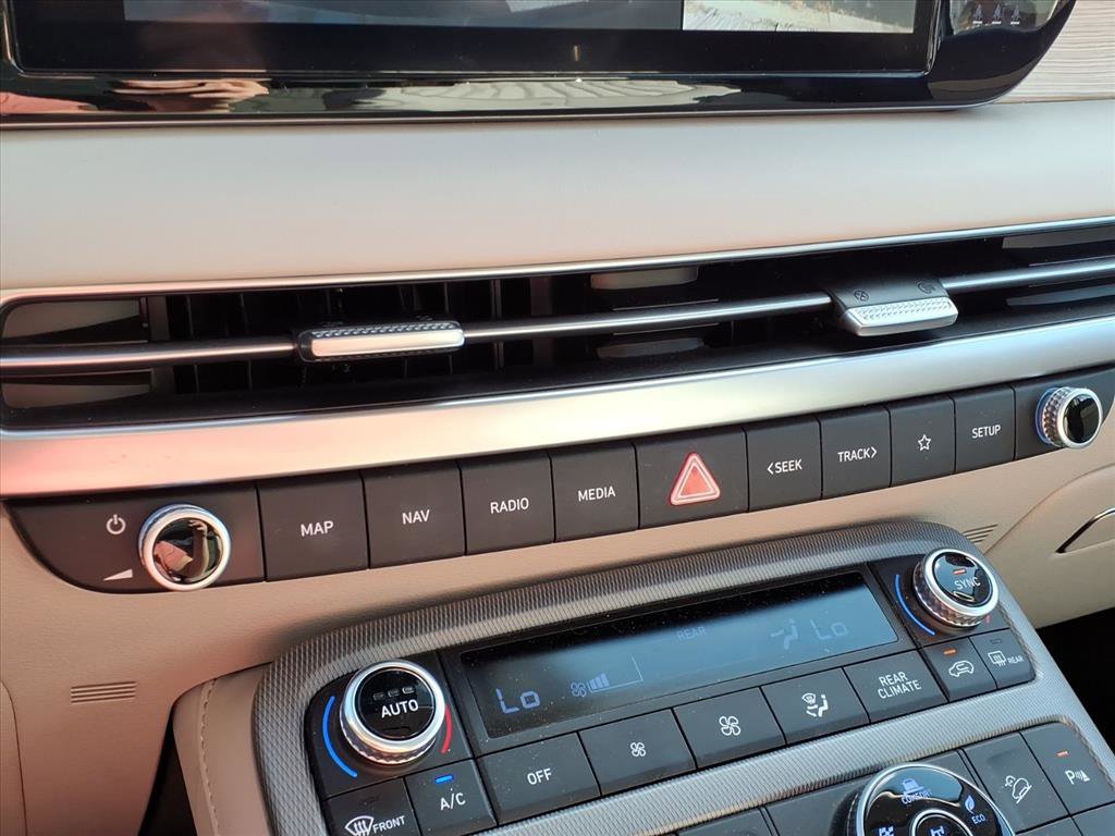 Used 2024 Hyundai Palisade Limited image 8