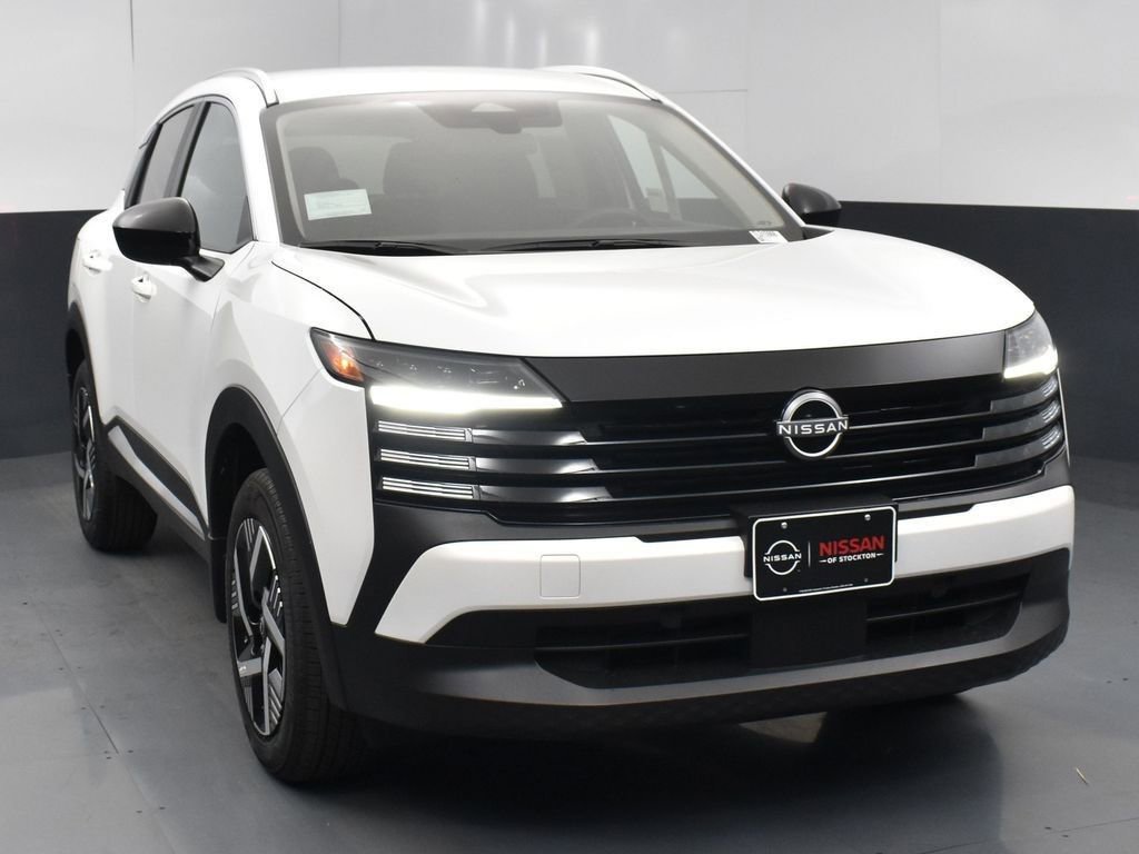 New 2026 Nissan Kicks SV image 2