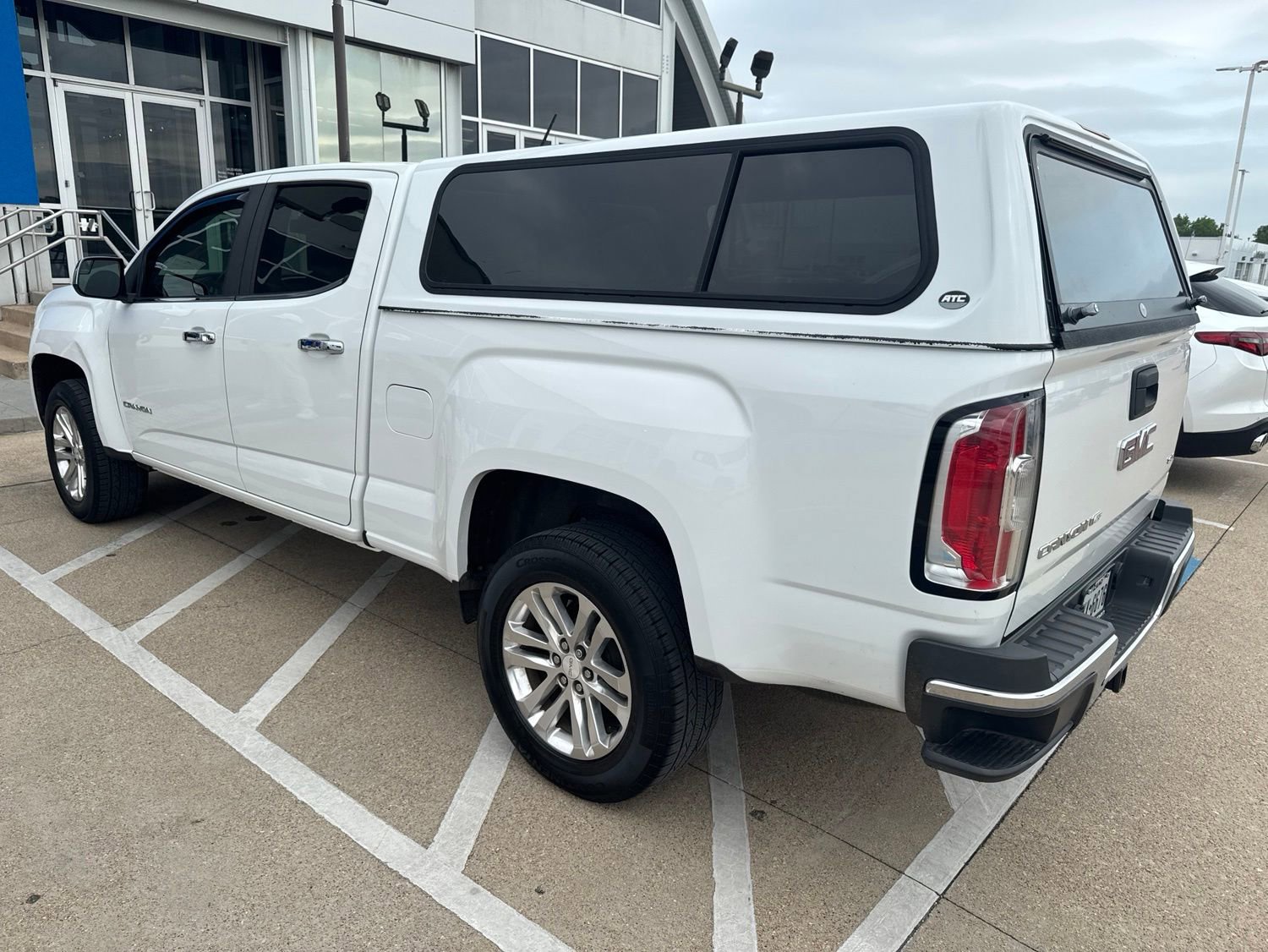 Used 2018 GMC Canyon SLT w/ Trailering Package RWD image 3