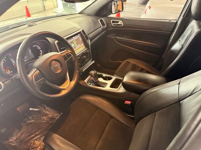 Used 2018 Jeep Grand Cherokee Altitude AWD/4WD image 8