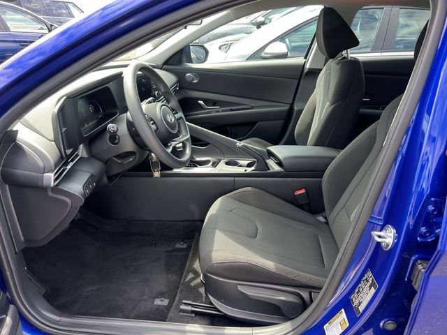 Certified 2025 Hyundai Elantra SE FWD image 15