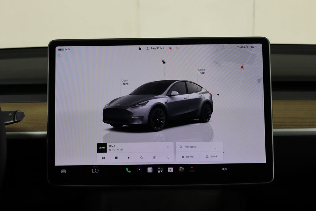 Used 2024 Tesla Model Y Long Range AWD/4WD image 23