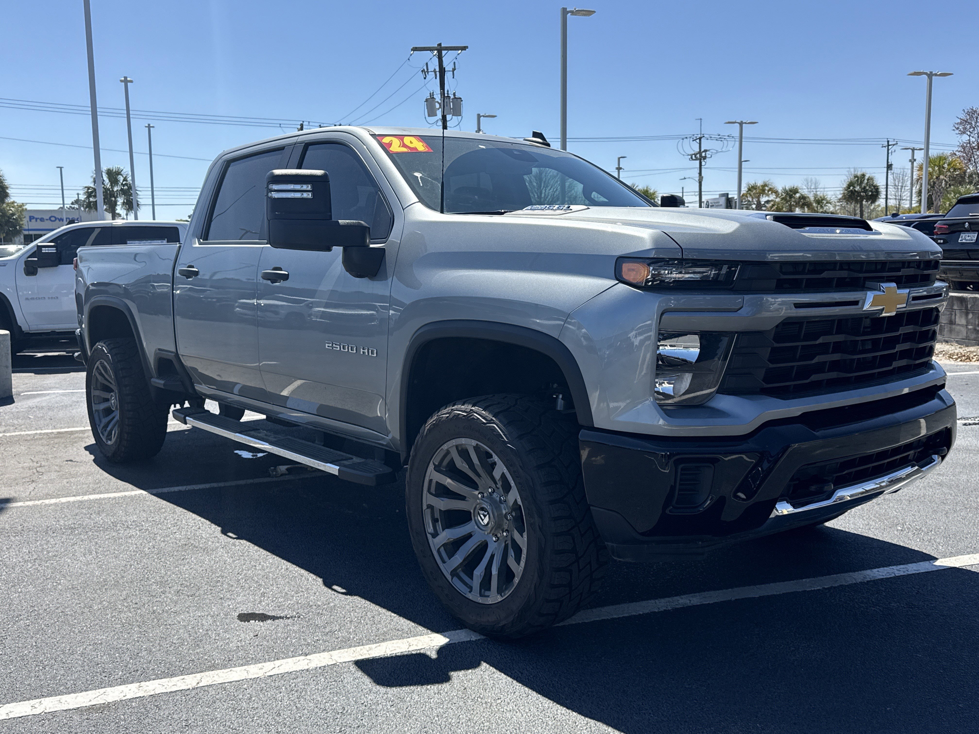 Used 2024 Chevrolet Silverado 2500 Custom w/ Custom Value Package image 6