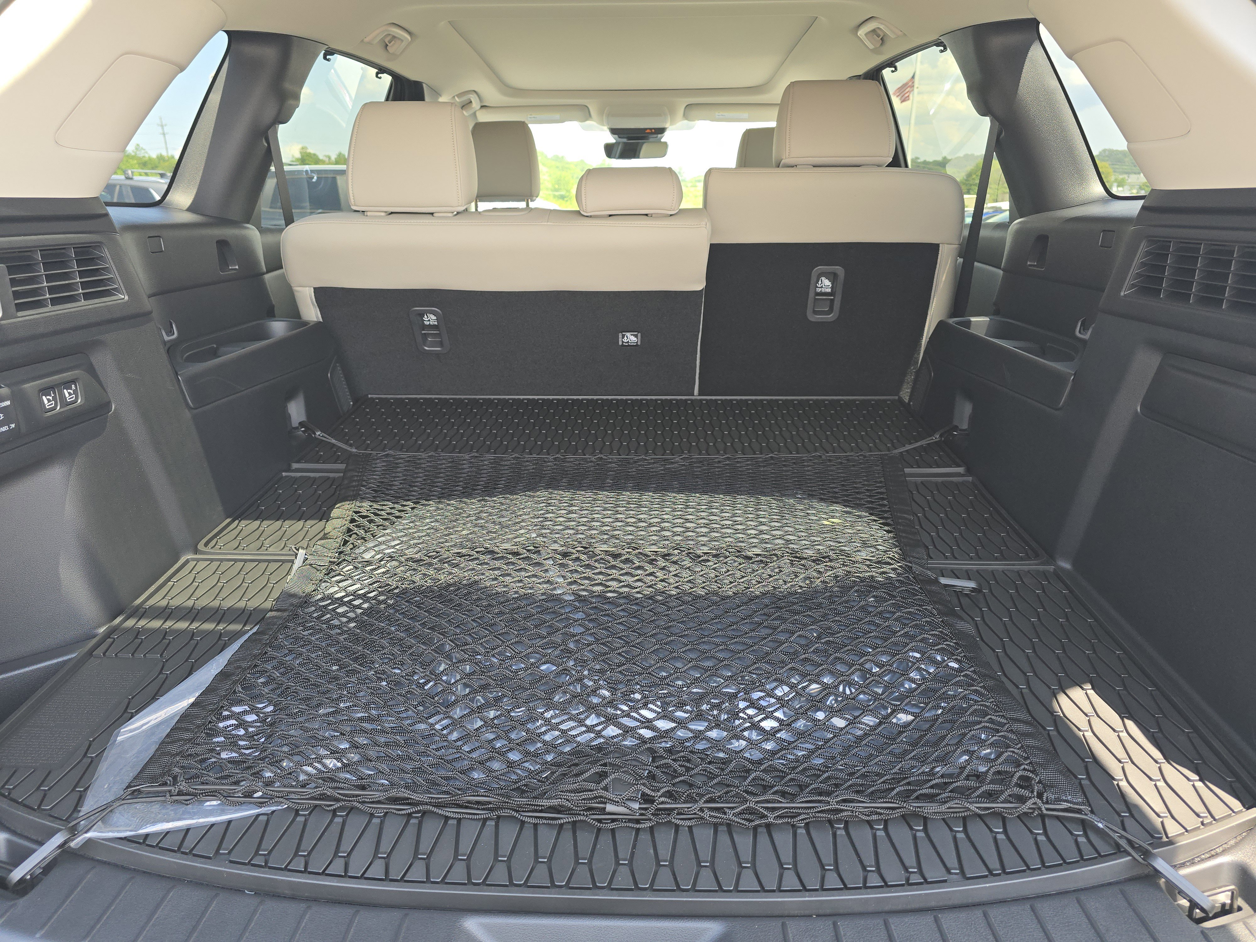 Certified 2025 MAZDA CX-70 Plug-In Hybrid w/ Premium Pkg image 11