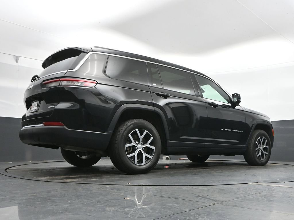 Used 2024 Jeep Grand Cherokee L Limited w/ Luxury Tech Group II image 39