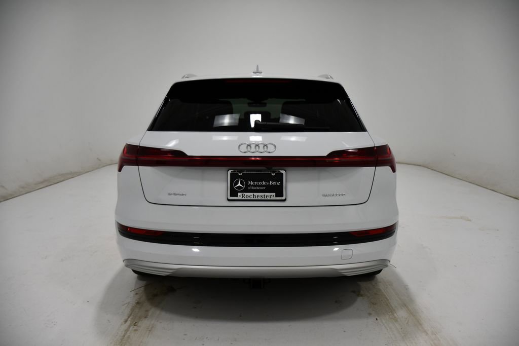 Used 2022 Audi e-tron Premium Plus w/ Premium Plus Package image 4