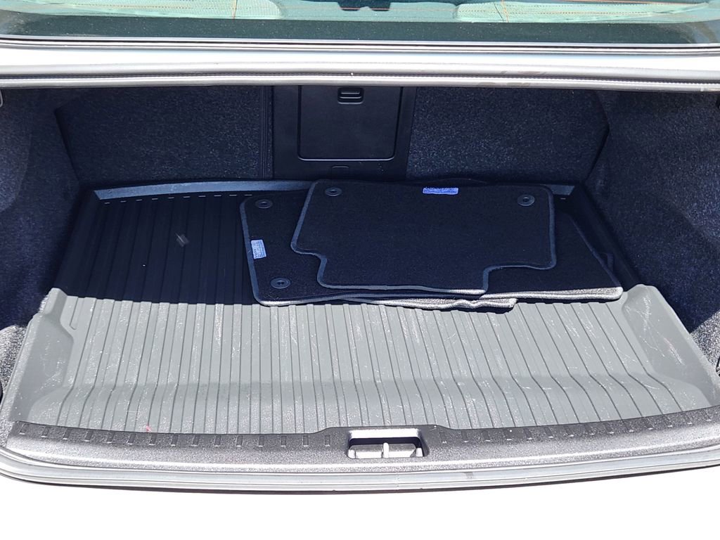 Used 2020 Volvo S60 T6 Momentum w/ Protection Package image 11