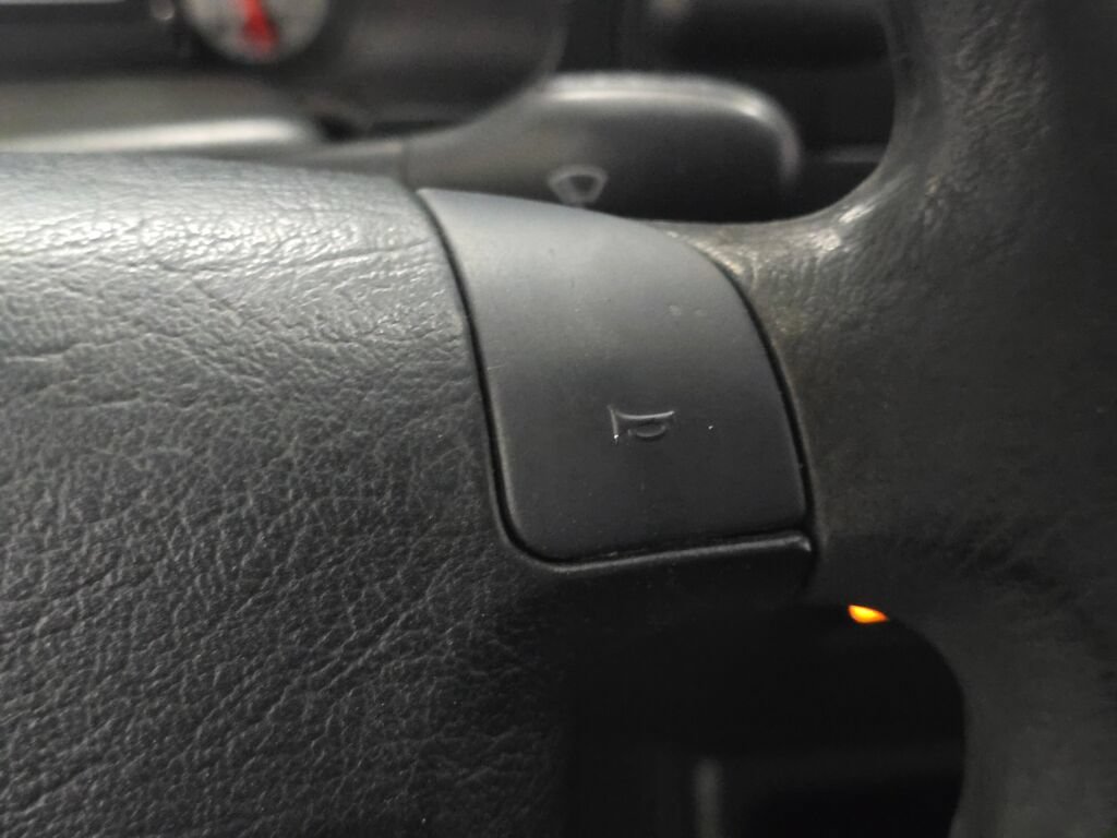 Used 1996 Volkswagen Golf GL FWD image 75