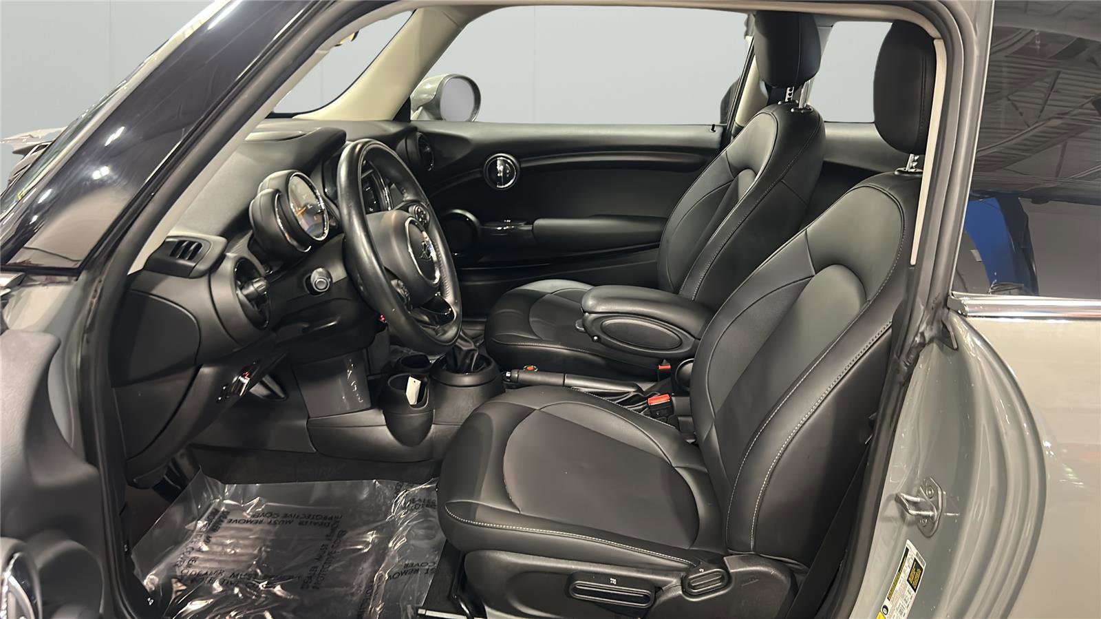 Used 2019 MINI Cooper 2-Door Hardtop w/ Storage Package FWD image 10