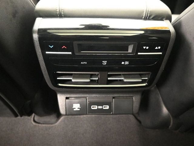 Used 2023 Acura MDX SH-AWD w/ Technology Package image 29
