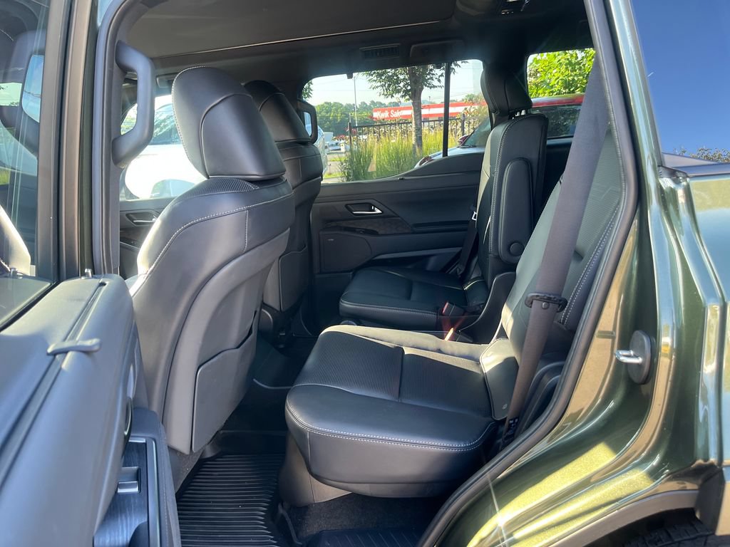 Used 2025 Lexus GX 550 w/ Accessory Package (2T) AWD/4WD image 25