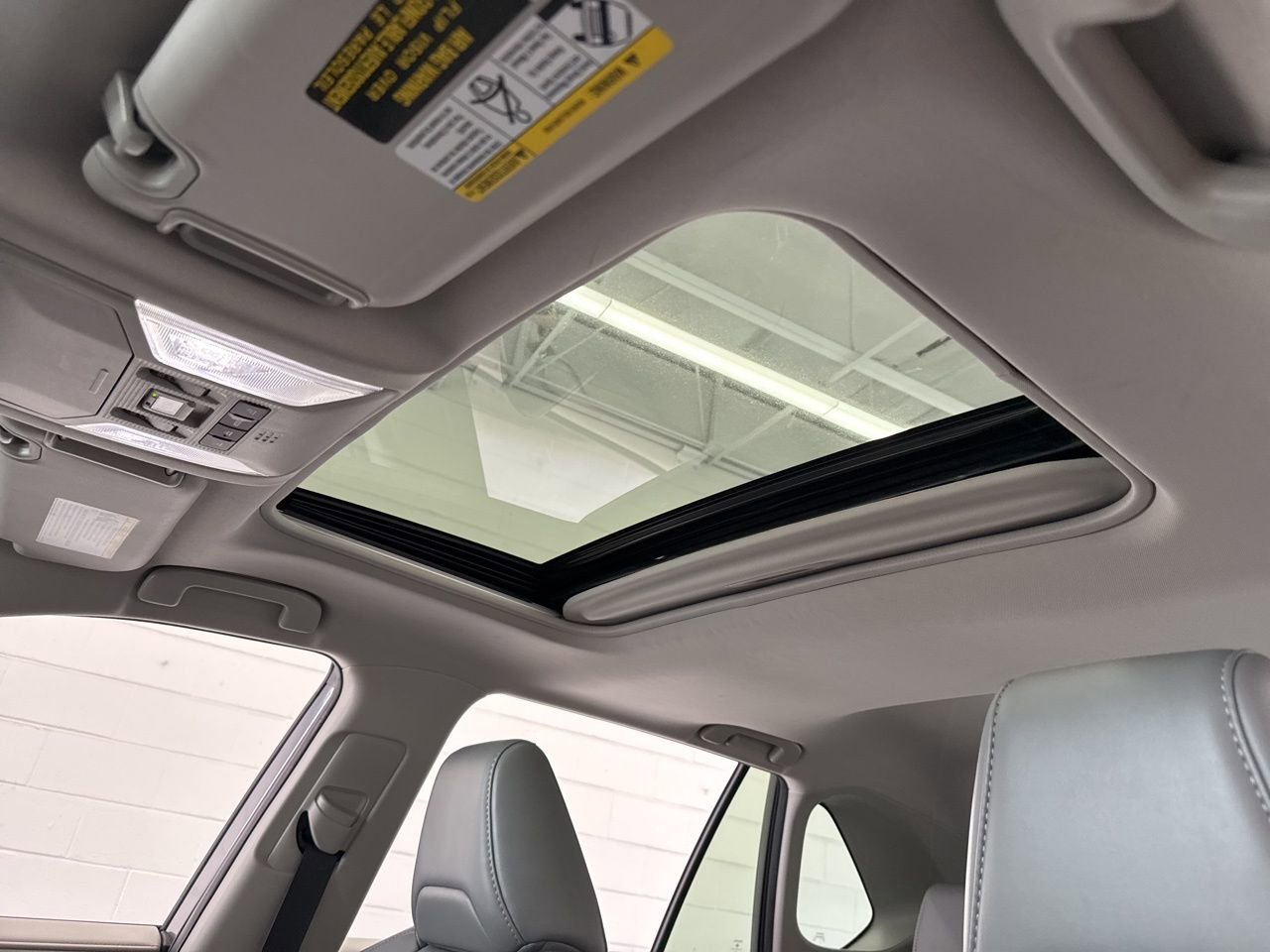 Used 2022 Toyota RAV4 Limited w/ Limited Grade Weather Package AWD/4WD image 17