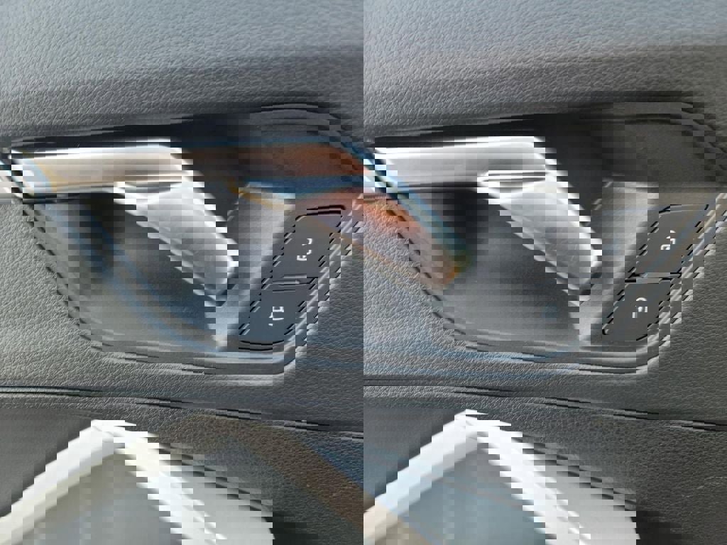 Used 2025 Audi Q3 2.0T Premium image 32