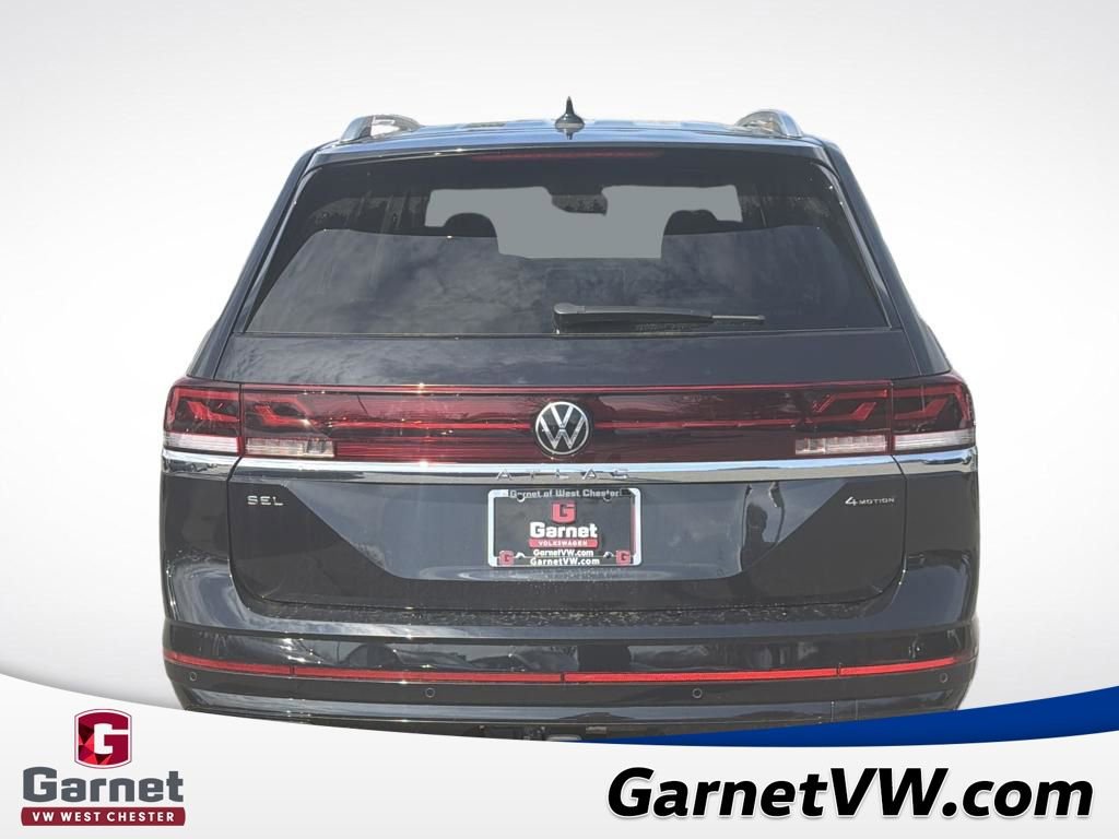 Used 2025 Volkswagen Atlas SEL Premium R-Line image 4