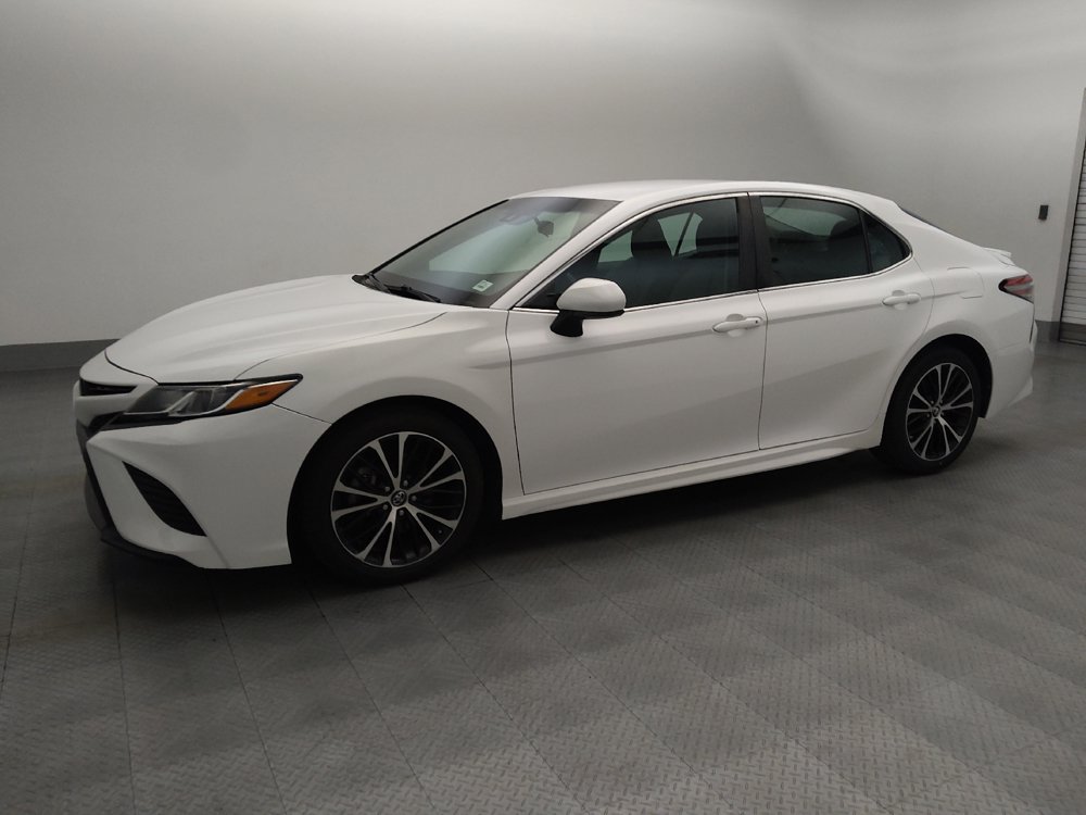 Used 2018 Toyota Camry SE FWD image 2