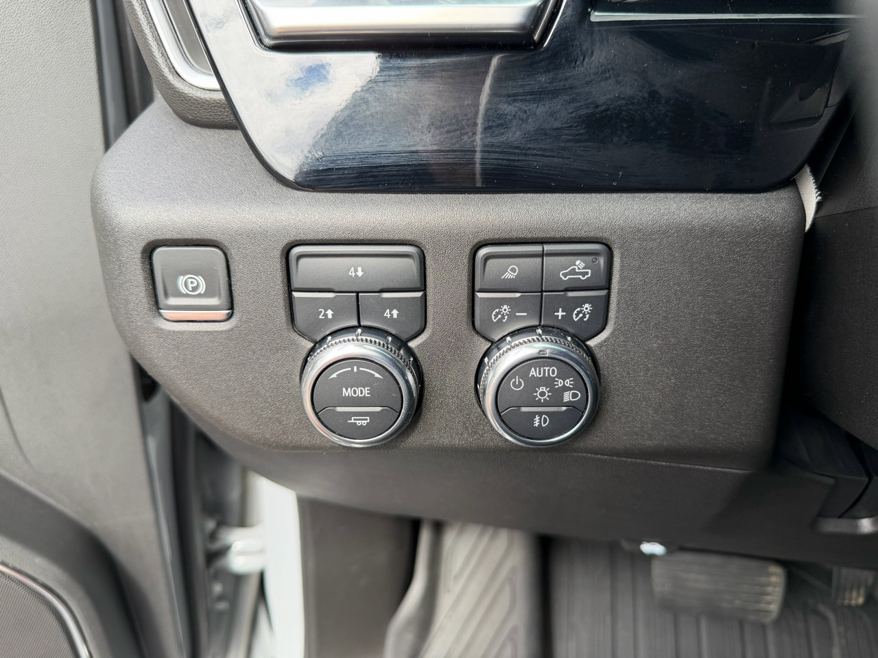 Used 2024 GMC Sierra 2500 SLE w/ SLE Value Package; image 26
