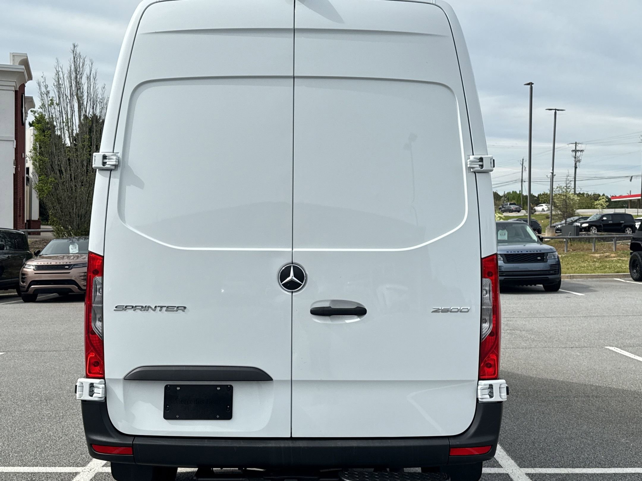 Used 2025 Mercedes-Benz Sprinter 2500 image 9