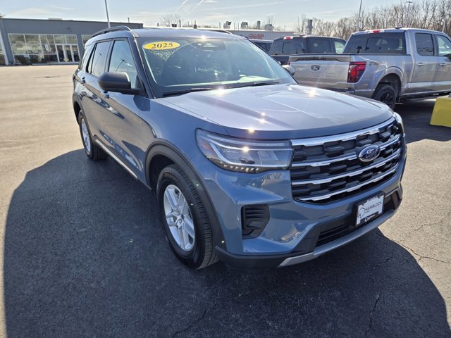 Certified 2025 Ford Explorer Active AWD/4WD image 1