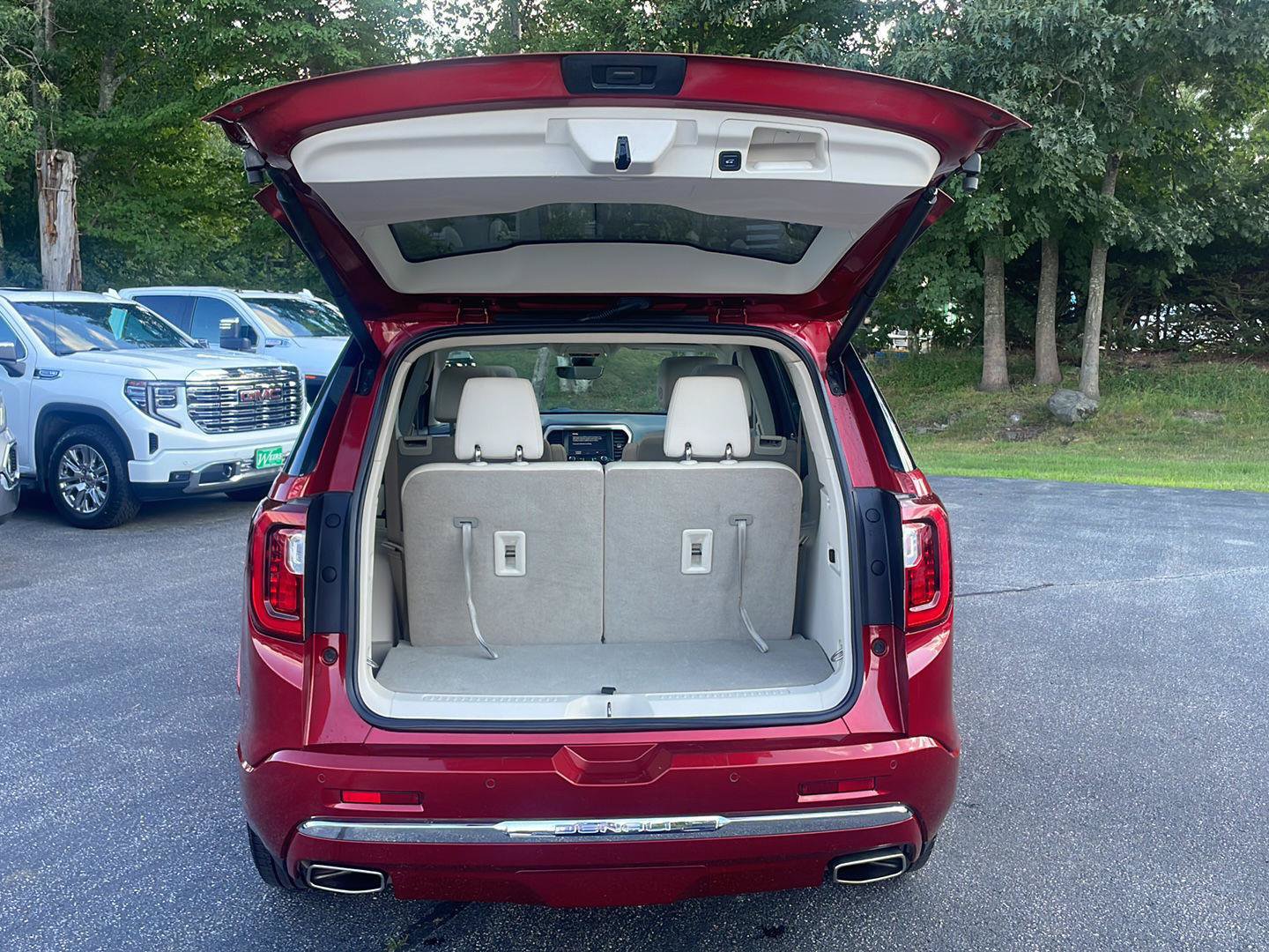 Used 2022 GMC Acadia Denali w/ Denali Ultimate Package AWD/4WD image 6