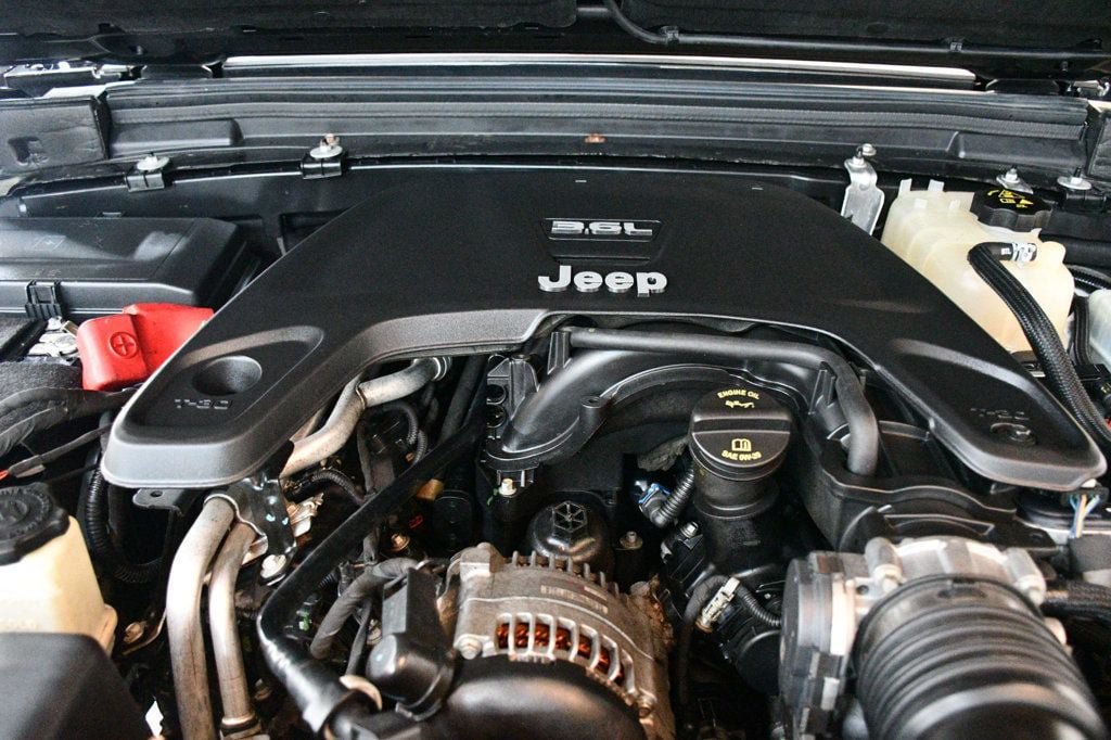 Used 2018 Jeep Wrangler Unlimited Rubicon AWD/4WD image 80