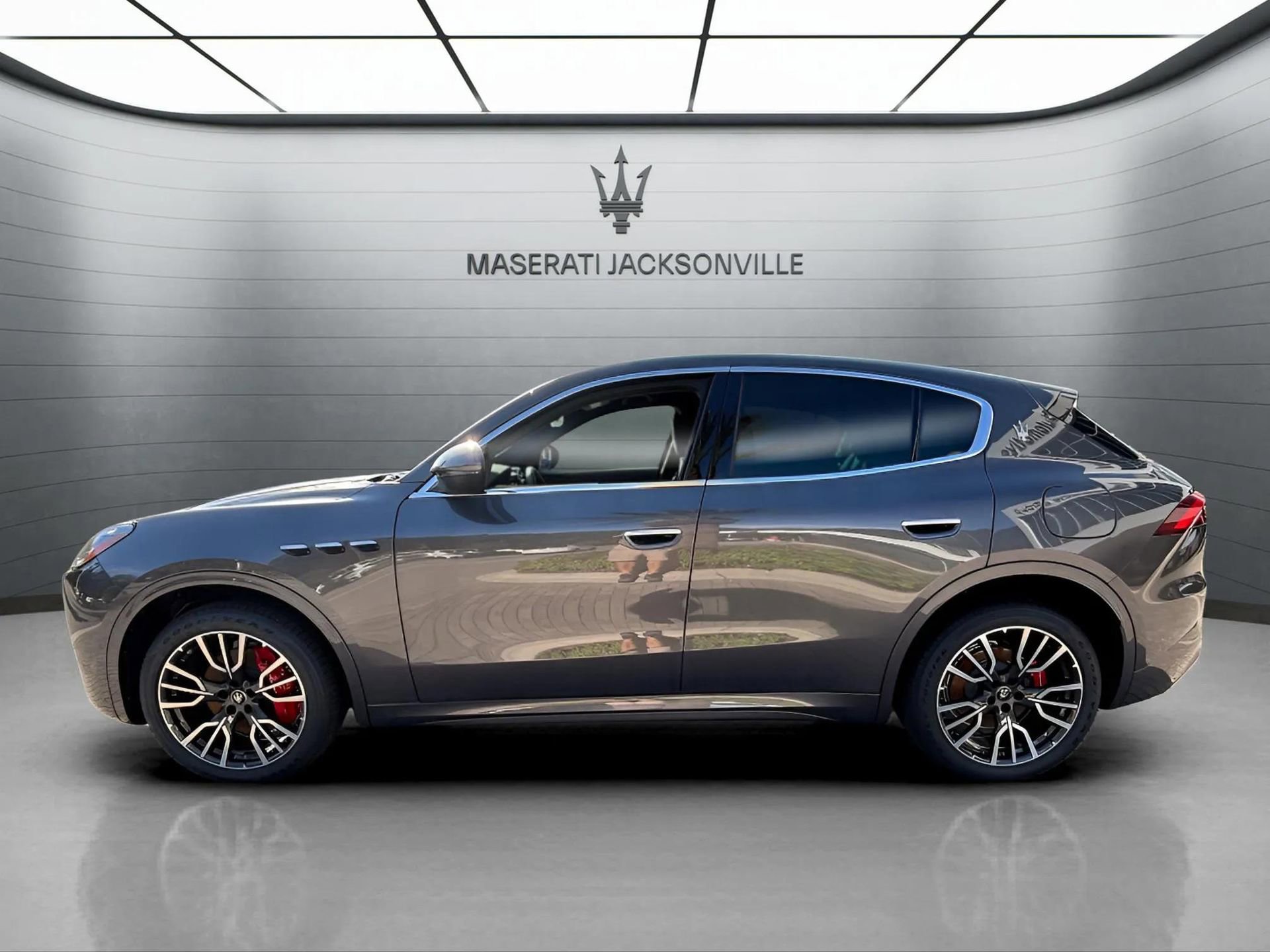 New 2025 Maserati Grecale GT image 13