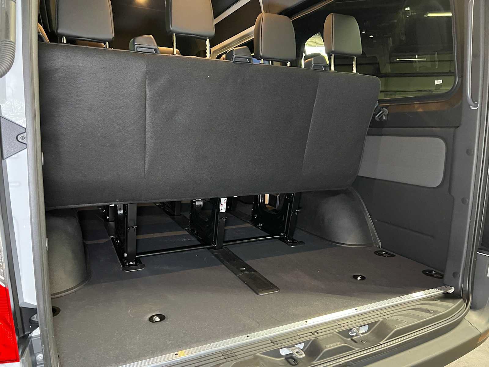 Used 2025 Mercedes-Benz Sprinter 2500 image 18