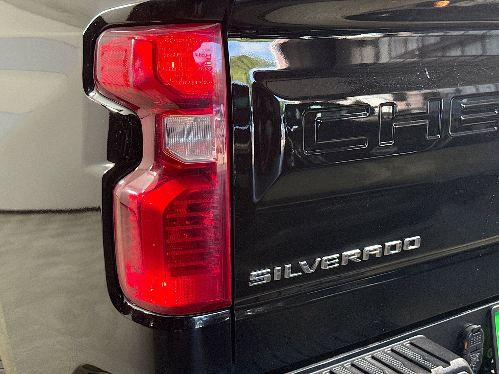 Used 2025 Chevrolet Silverado 1500 LT image 35