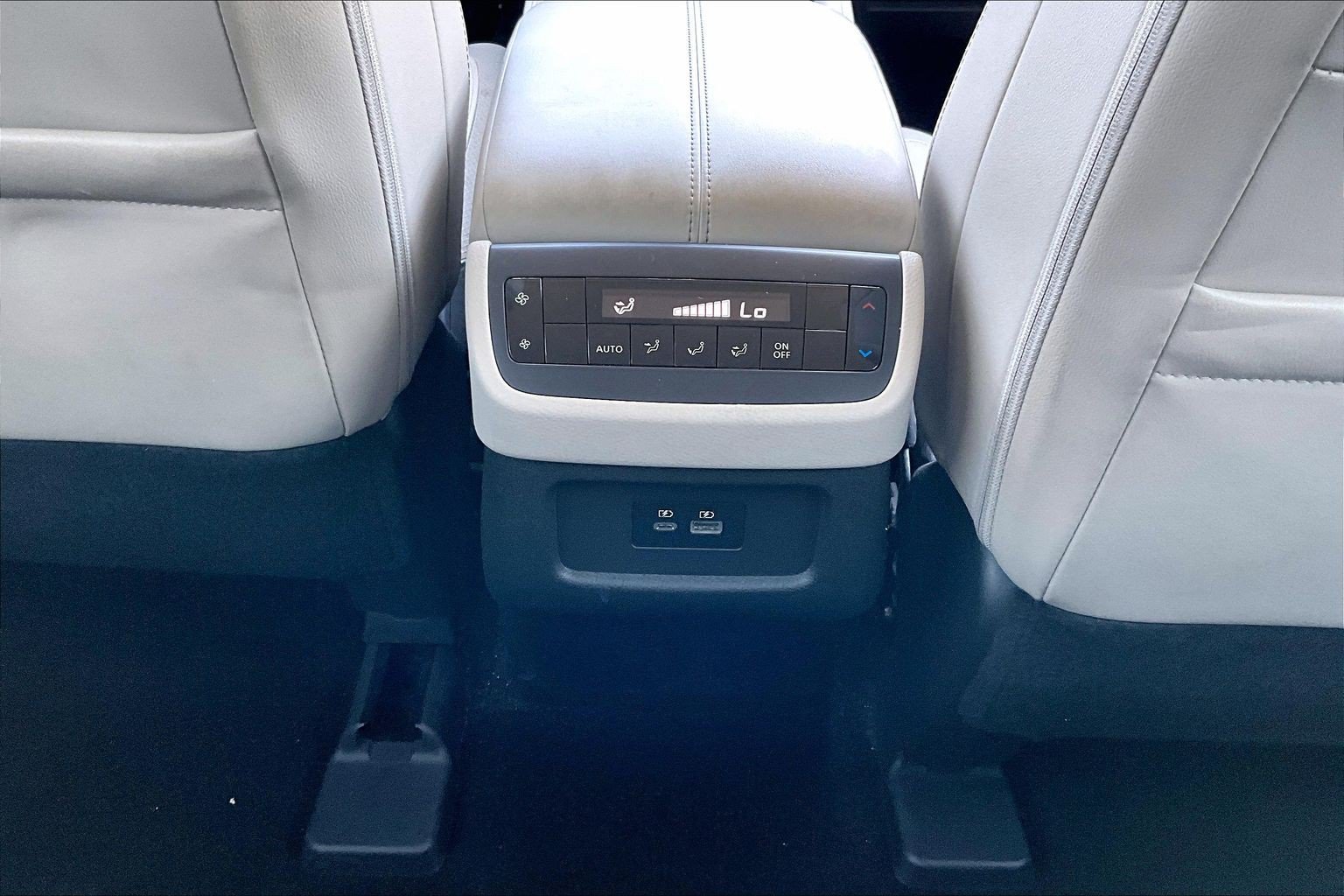 Used 2023 Nissan Pathfinder SL w/ Black Appearance Package FWD image 23