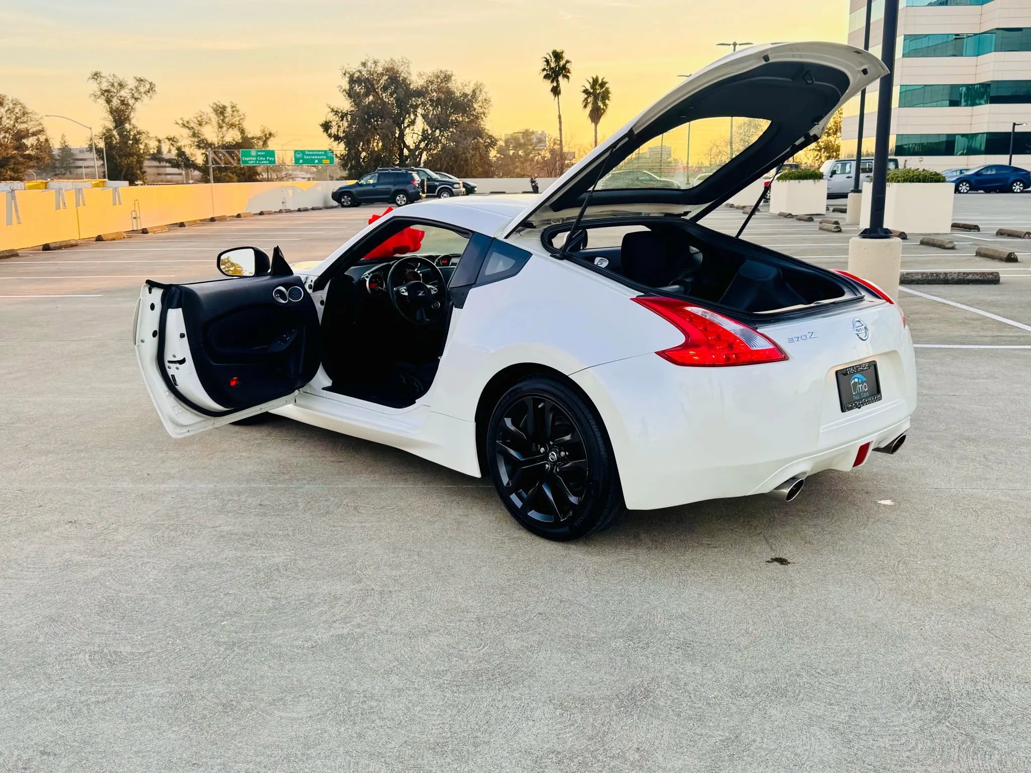 Used 2017 Nissan 370Z Touring image 32