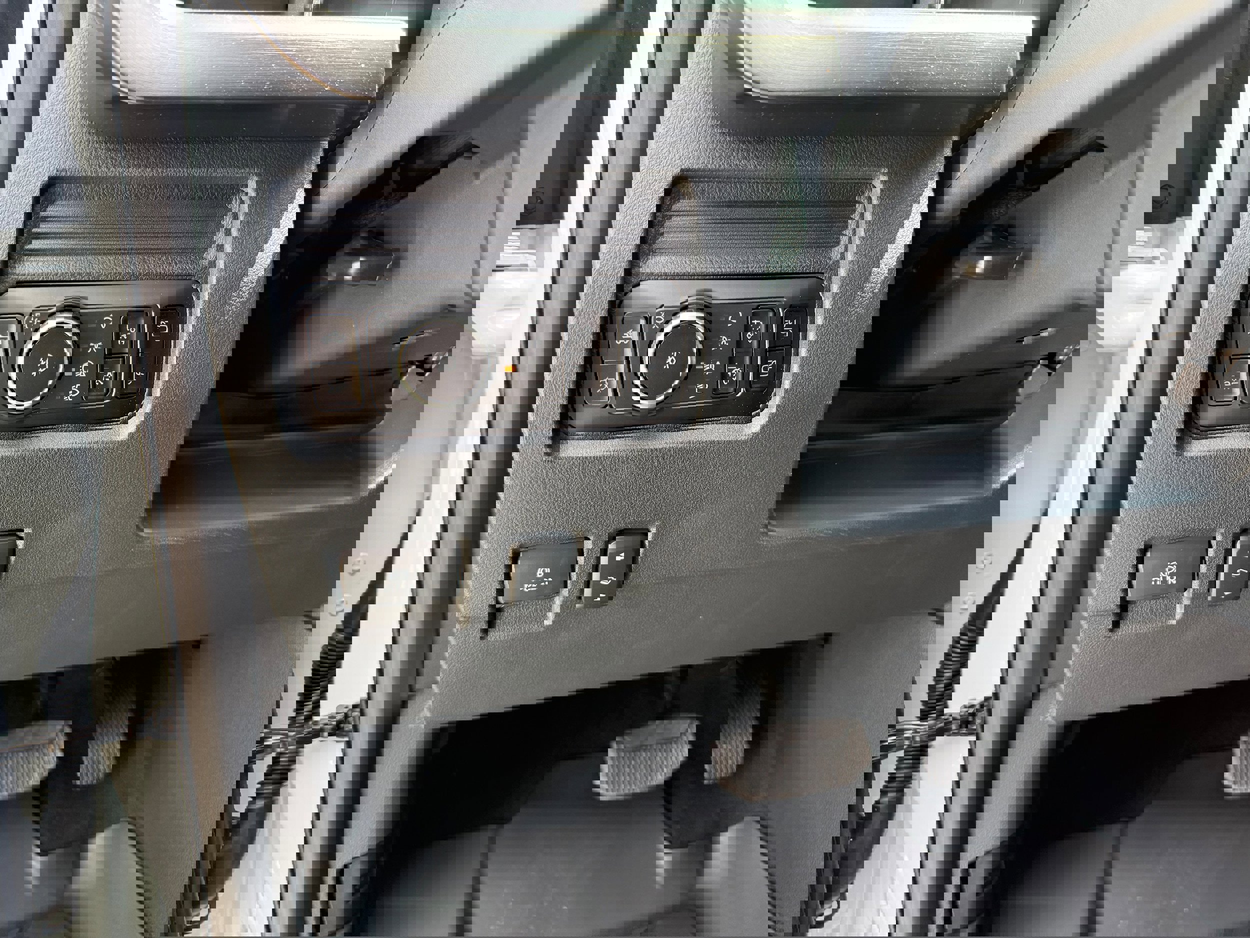 New 2025 Ford F350 Lariat w/ Lariat Ultimate Package image 12