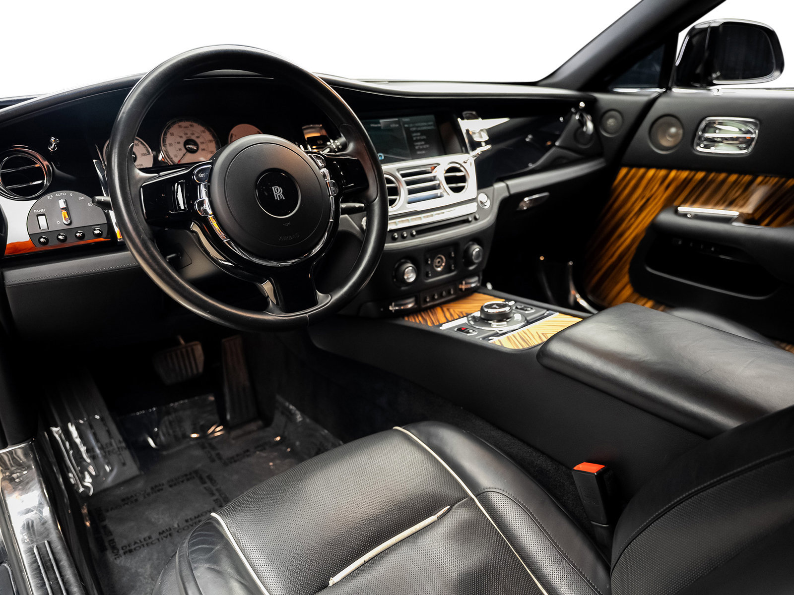 Used 2016 Rolls-Royce Wraith RWD image 28