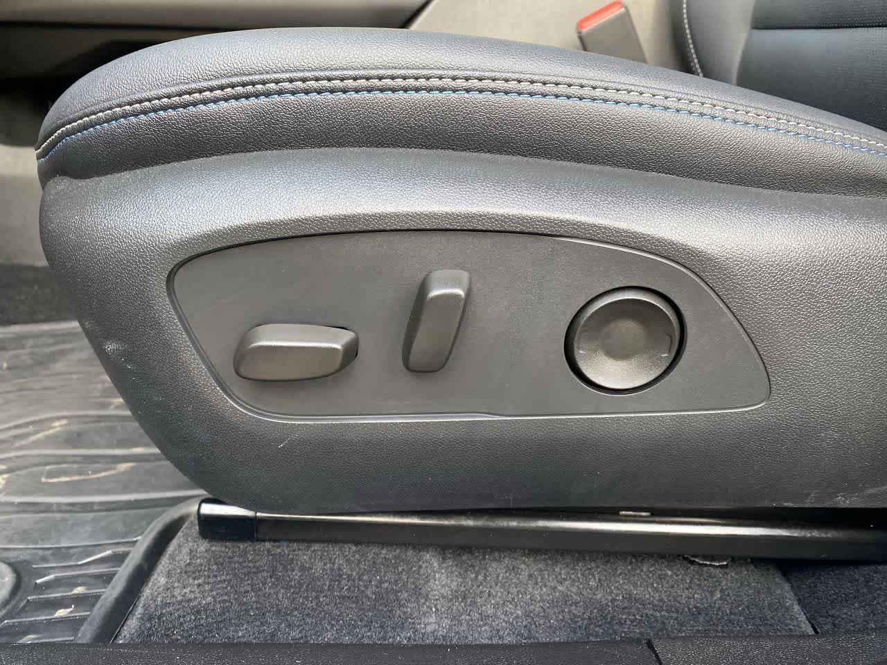 Used 2025 Chevrolet Equinox EV LT w/ LPO, All-Weather Mat Package FWD image 14