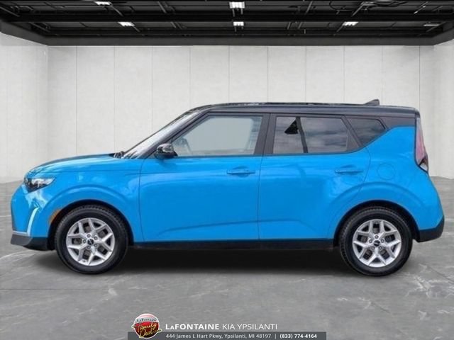 Certified 2023 Kia Soul S FWD image 2