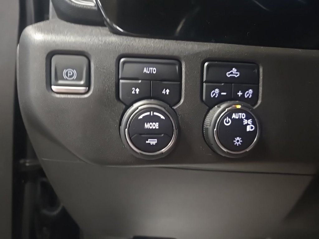 Used 2023 Chevrolet Silverado 1500 LT AWD/4WD image 21