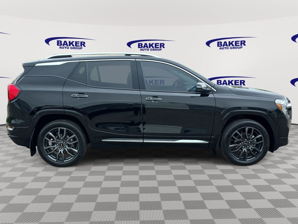 Used 2022 GMC Terrain Denali w/ Black Diamond Edition AWD/4WD image 4