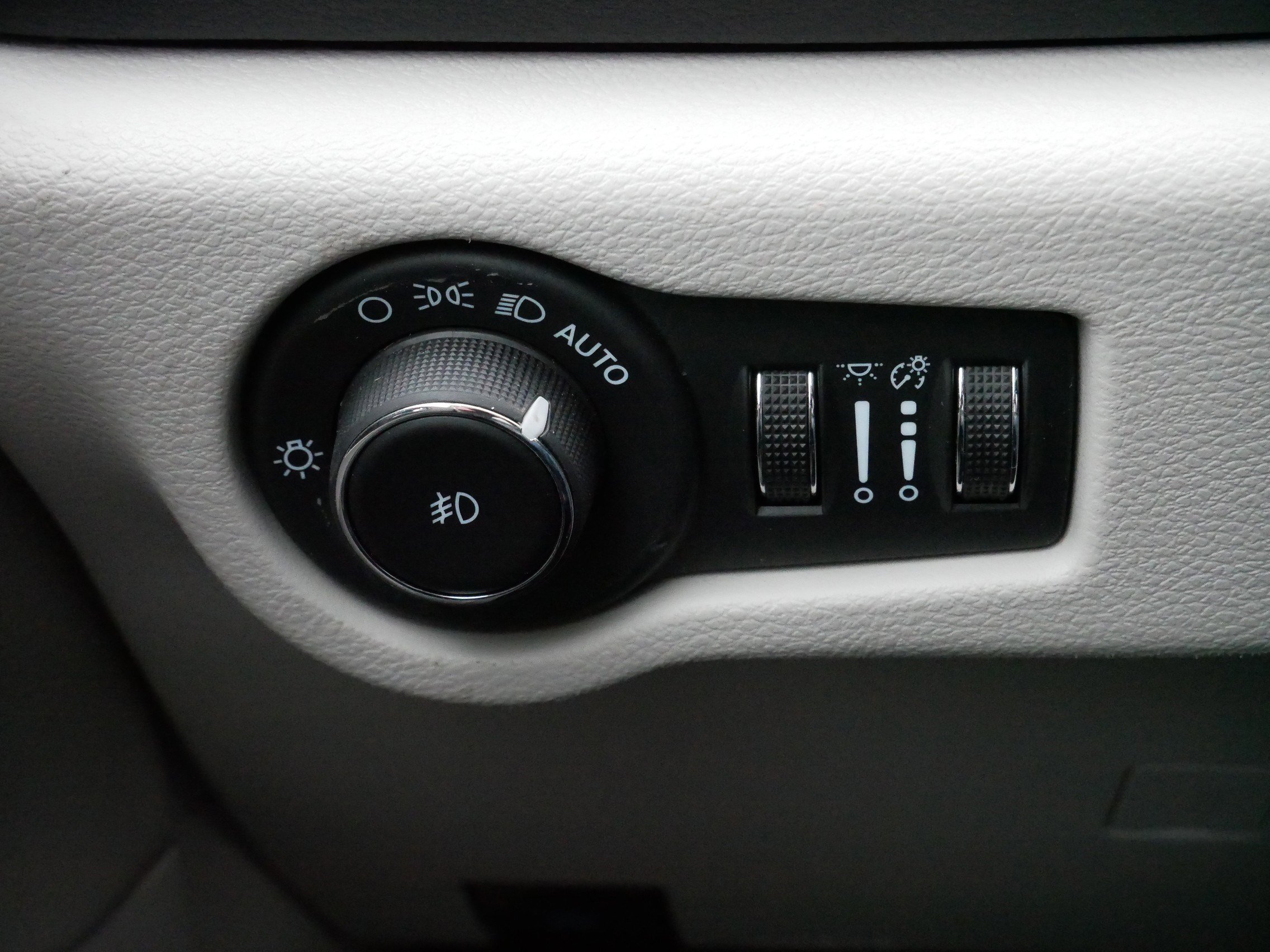 Used 2024 Chrysler Pacifica Touring-L image 27