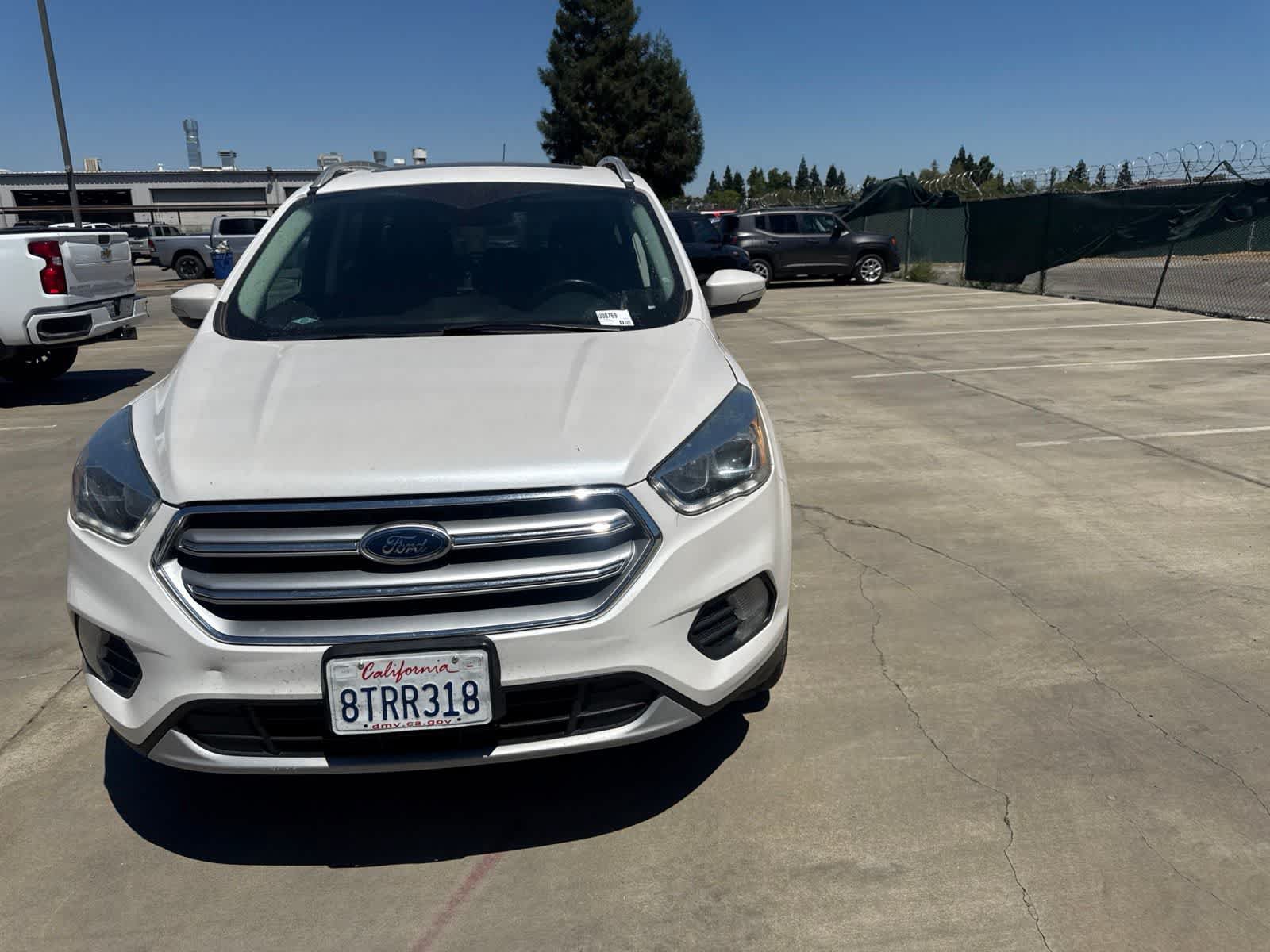 Used 2017 Ford Escape Titanium w/ Canadian Touring Package AWD/4WD image 2