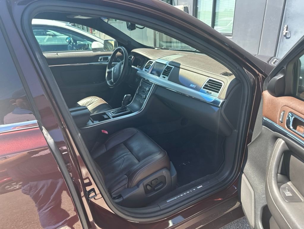 Used 2012 Lincoln MKS AWD image 4
