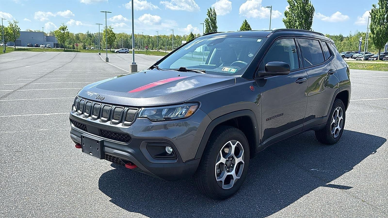 Used 2022 Jeep Compass Trailhawk w/ Trailhawk Convenience Group AWD/4WD image 13