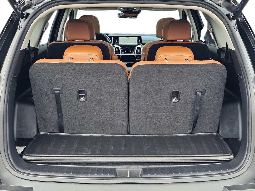 Certified 2022 Kia Sorento SX Prestige w/ Rust Color Package image 11